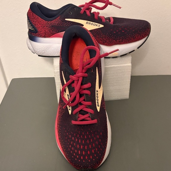 Brooks Ghost 16 Hot Pink and Blue Women's Sneakers - Picture 2 of 6